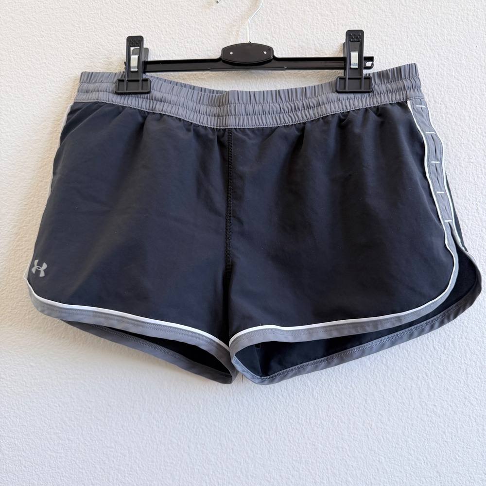 Under Armour HeatGear Womens Small Black Gray Running Shorts Semi-Fitted Liner